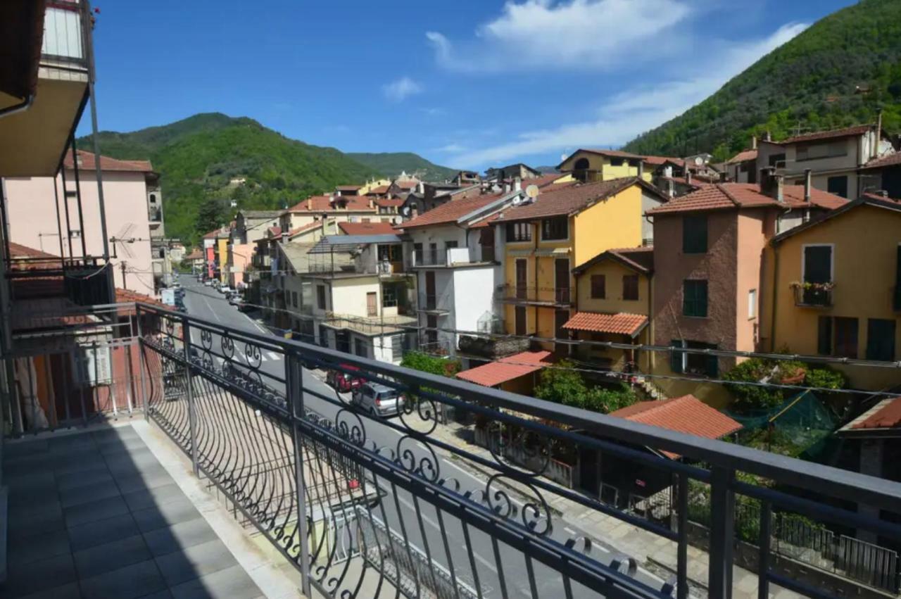 La Casa Di Gb Apartment Pieve di Teco Екстериор снимка